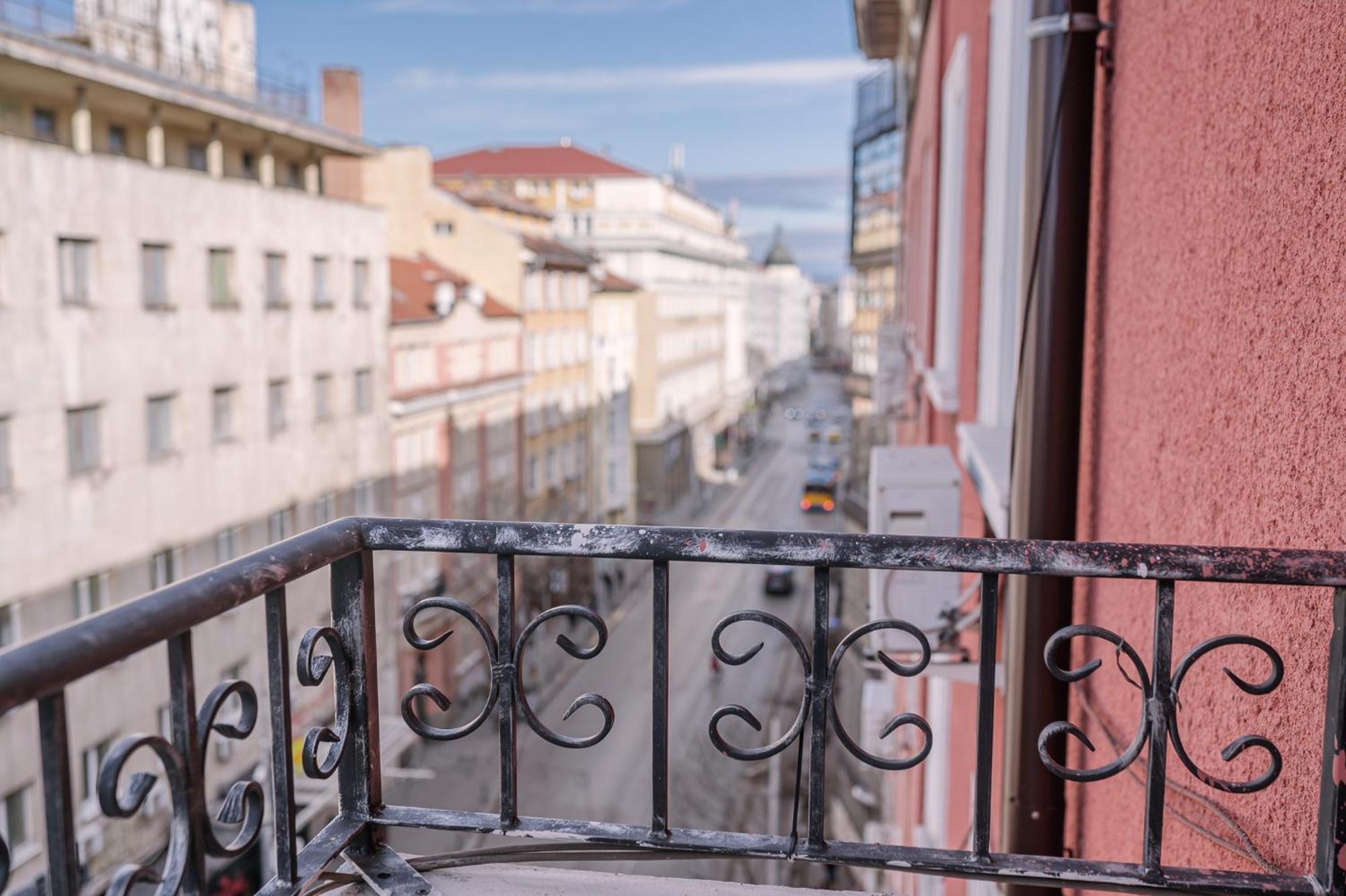 Slaveykov Sqr Urbanlux Topcentre 2Bdr Free Parking صوفيا المظهر الخارجي الصورة